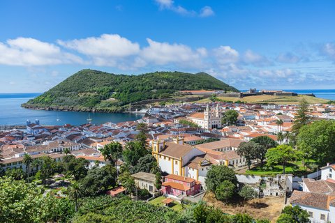 Blick die Stadt Angra do Heroísmo auf der Insel Terceira