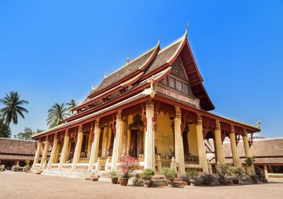 Außenansicht des buddhistischen Tempels Wat Si Saket in Vientiane, Laos