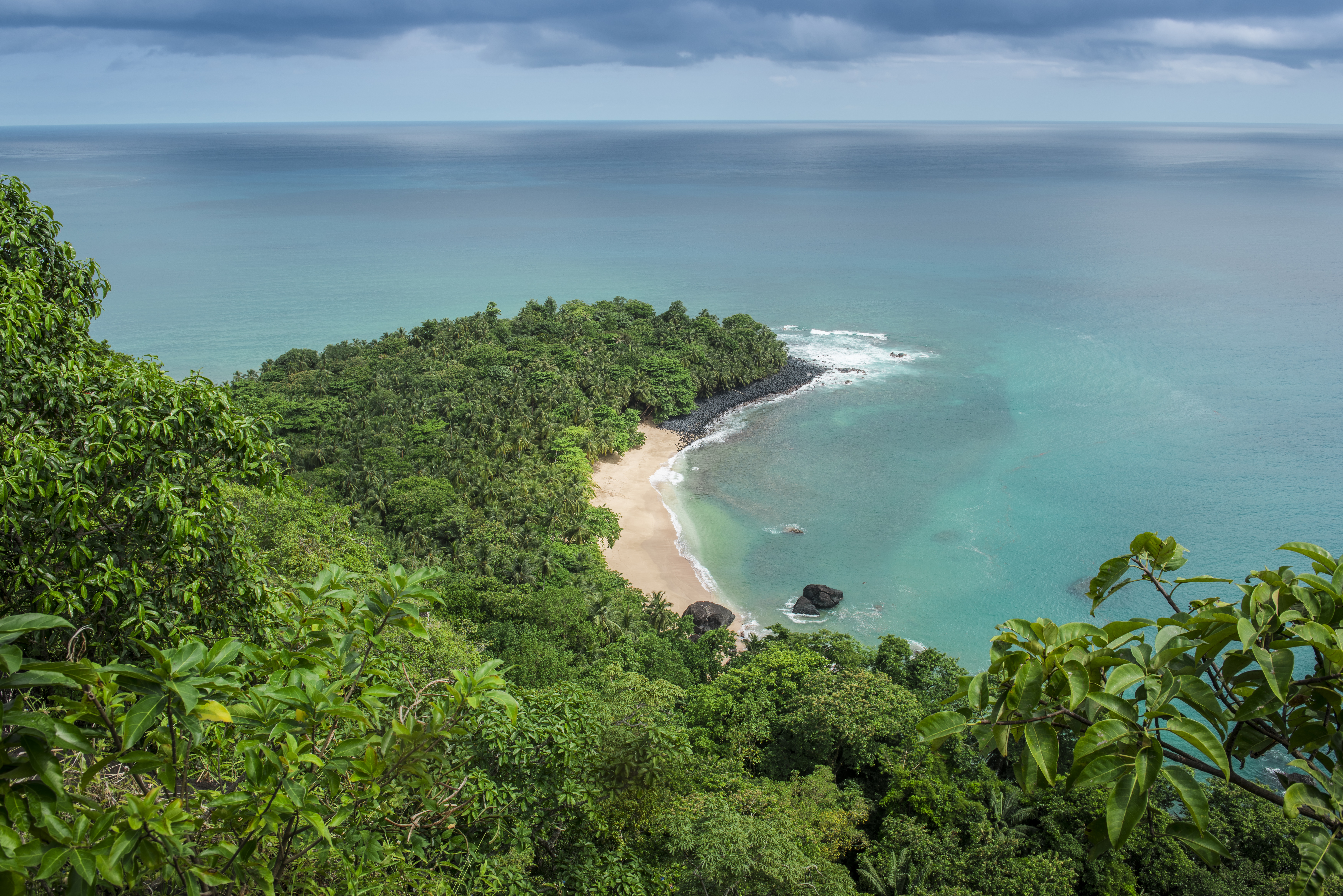 Banana Beach von Príncipe auf São Tomé und Príncipe Urlaub am Meer: Entspannung pur an Stränden und Buchten