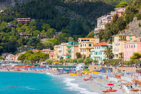 Der Strand von Monterosso an der Cinque Terre