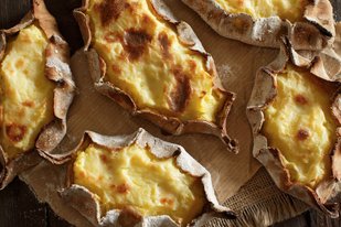 Die finnische Spezialität Karelische Piroggen Fünf appetitliche Teigtaschen aus Finnland