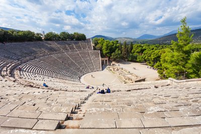 Ein antikes Freilichttheater in Epidauros