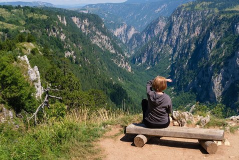 Aussichtspunkt auf einem Wanderweg im Durmitor-Nationalpark.