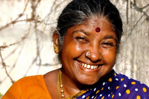 Portrait einer lachenden Einheimischen