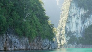 Bootsfahrt im Khao Sok Nationalpark Bootsfahrt im Khao Sok Nationalpark