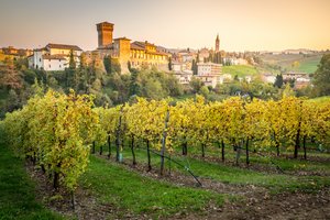 Blick auf eine alte italienische Stadt