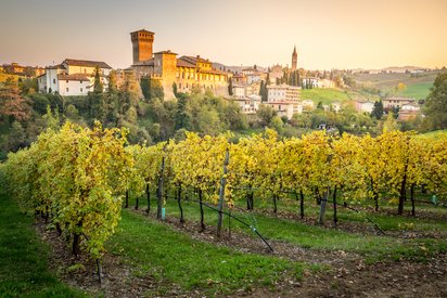 Blick auf eine alte italienische Stadt