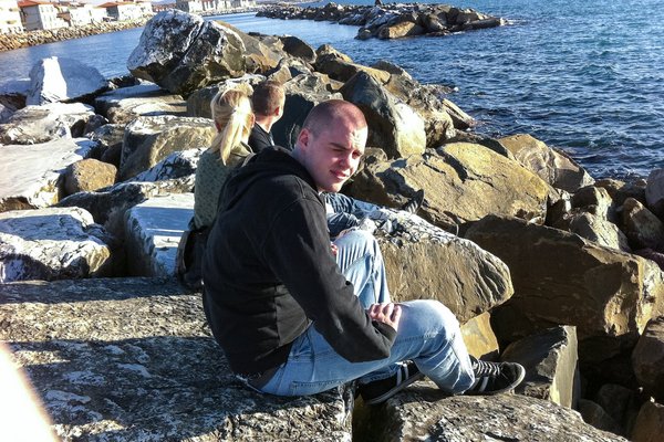 Ingo Schlabach an der Küste in Italien.