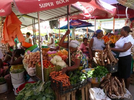 Verkaufsstand auf einem Markt auf Santiago