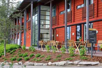 Die Haltia Lake Lodge im Nuuksio Nationalpark von außen Ein Boutique Hotel direkt im Wald gelegen