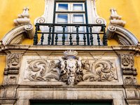Der Haupteingang vom Museu Nacional de Arte Antiga in Lissabon Ein aufwendig verzierter Haupteingang eines Museums