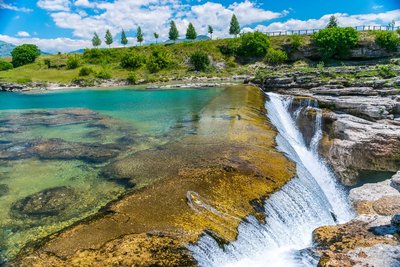 Die Niagarafälle von Cijevna in der Nähe von Podgorica in Montenegro.