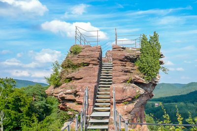 Aussichtsplattform im Pfälzerwald in Deutschland.