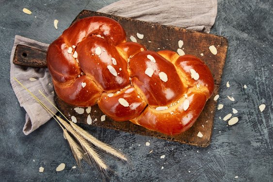 Ein Osterzopf, traditionelles Hefegebäck in Griechenland