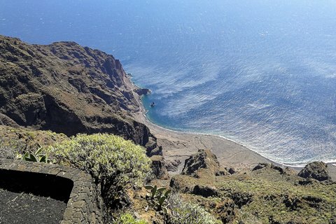 Ausblick auf eine Bucht auf der Kanaren-Insel El Hierro.
