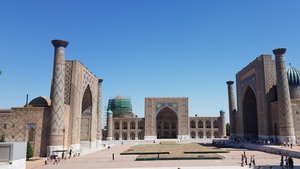 Das Gebäude des Mausoleums in Samarkand