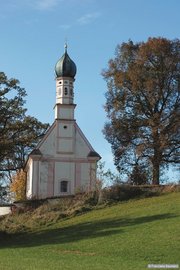Eine kleine Kirche in den Bayerischen Alpen