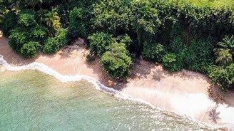 Luftaufnahme des Praia Vanha auf São Tomé und Príncipe
