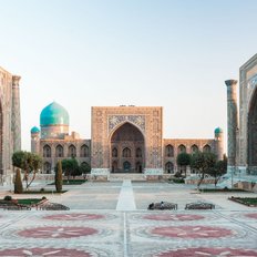 Ein großer Platz in Samarkand
