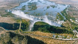 Eine Luftaufnahme der Victoriafälle in Sambia