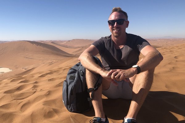 Simon Schielke in der Wüste