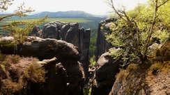 Panoramablick vom Gebirge aus in die Landschaft