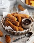 Churros fertig gebacken mit Karamellsauce